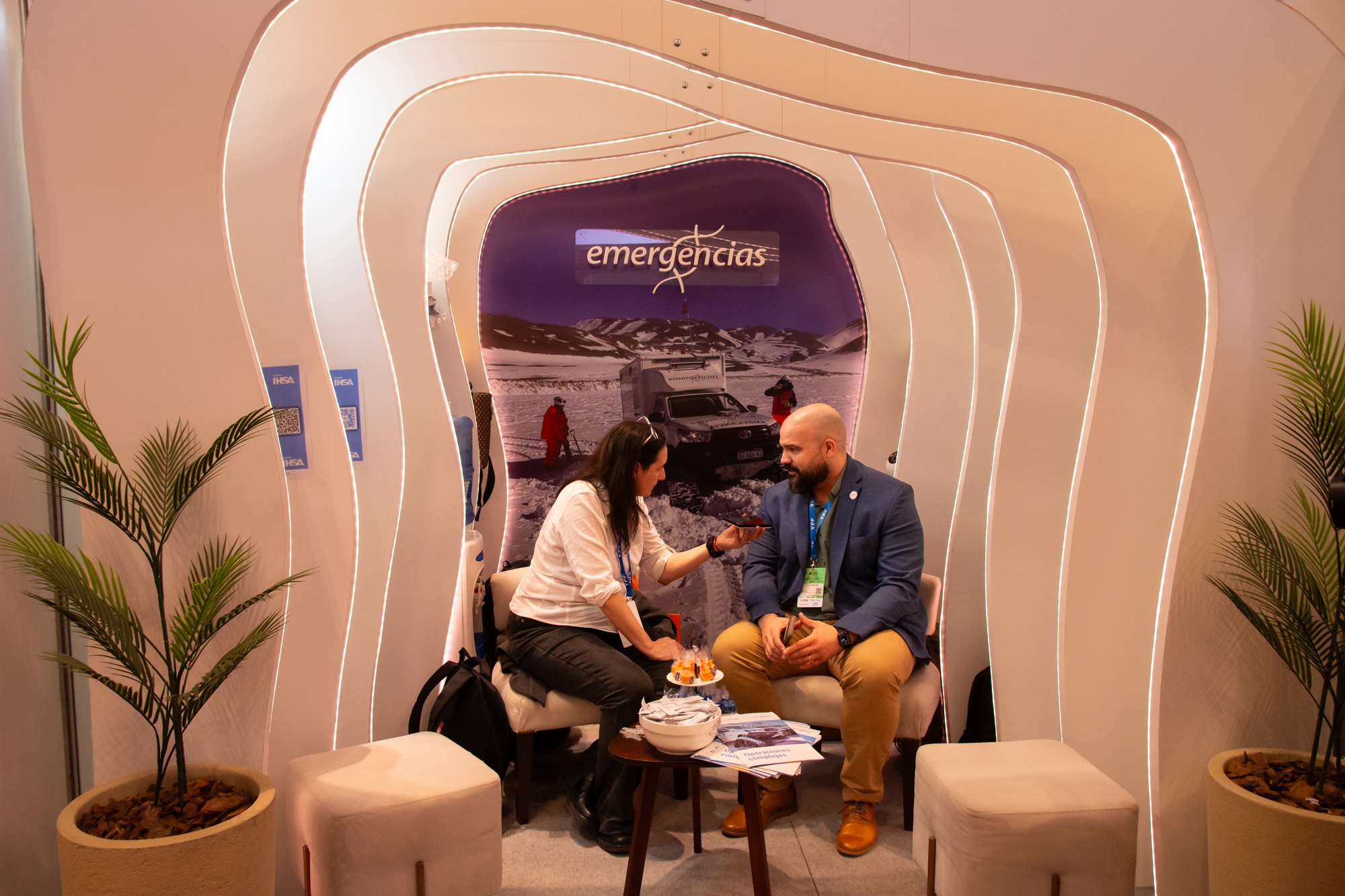 Entrevista en el stand de Emergencias durante Argentina Mining Norte 2026